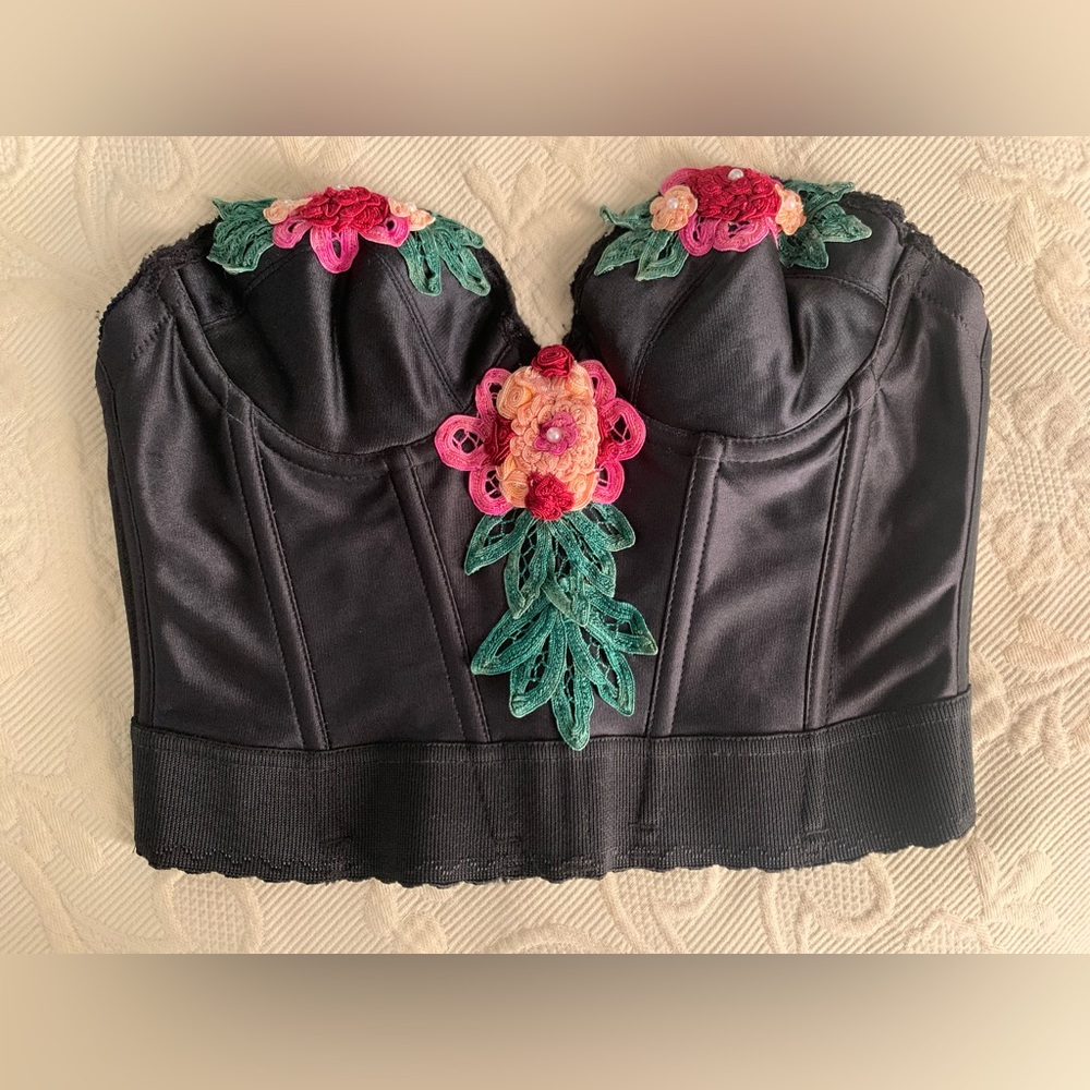 Custom Custom bustier/strapless bra top with flower appliqué